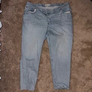 Abercrombie and Fitch Women’s Light Blue Curve Love Dad High Rise Jeans